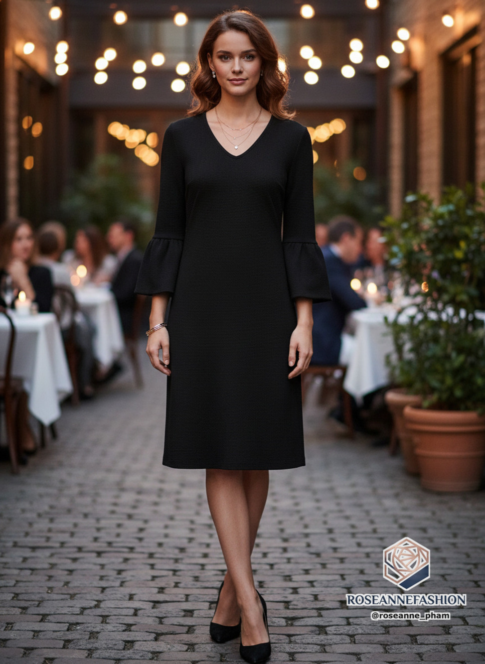 Romeo & Juliet Couture Black Bell Sleeve Shift Dress Sz M NWT